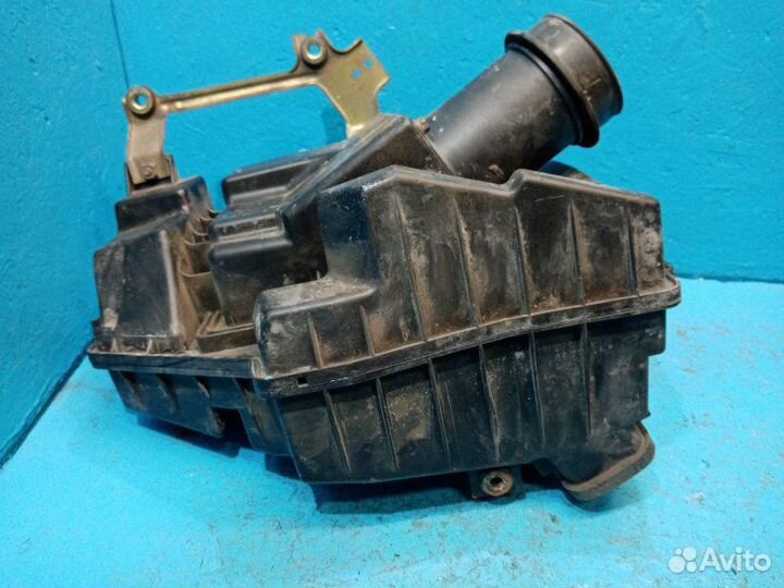 Корпус воздушного фильтра Nissan Maxima CA33