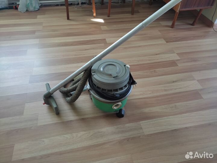 Пылесос советский