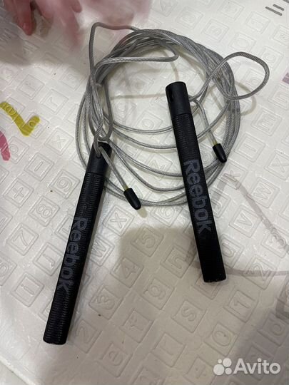 Коврик для йоги и фитнеса Reebok и скакалка Reebok