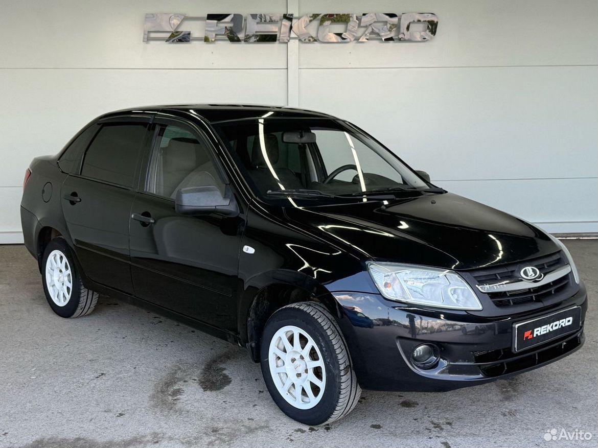 ВАЗ (LADA) Granta 1.6 MT, 2012, 196 325 км