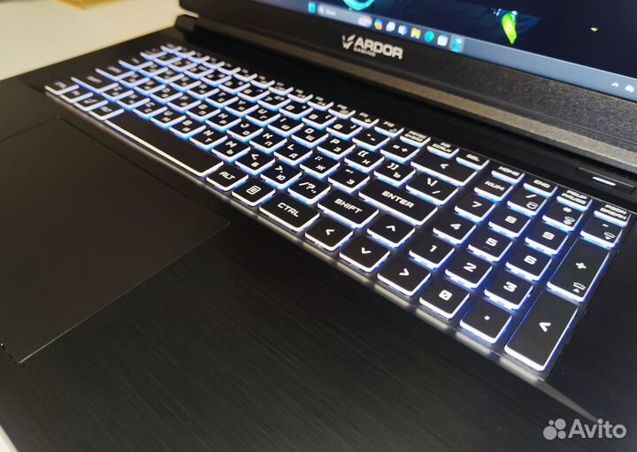 Новый 17.3 игровой i7 12650H/16/SSD 1024/4060 8gb