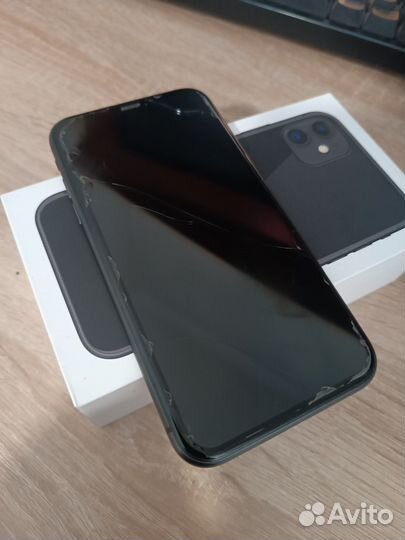 iPhone 11, 64 ГБ