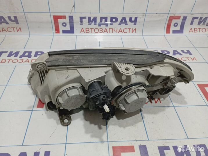 Фара правая Kia Spectra (SD) 0K2NC51030A