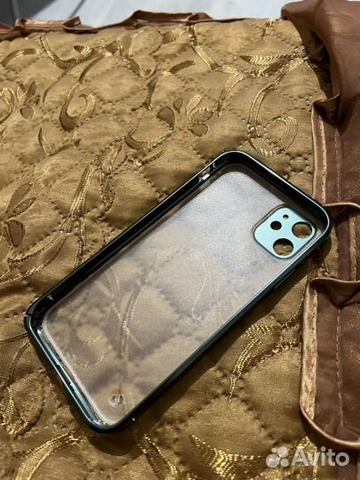 Чехол на iPhone 11