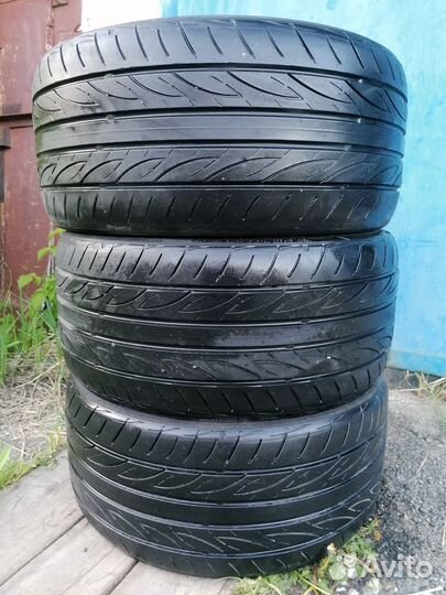 Yokohama Advan Fleva V701 255/30 R20 92W