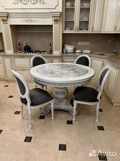 Стол и Стулья