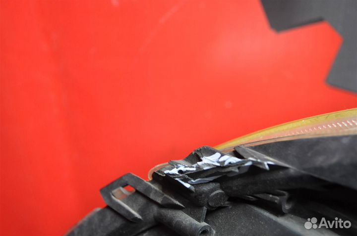 Фара правая toyota auris ZRE151