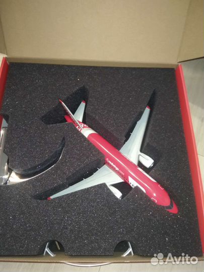 Модель самолёта Airbus A321, SSJ 100-95B