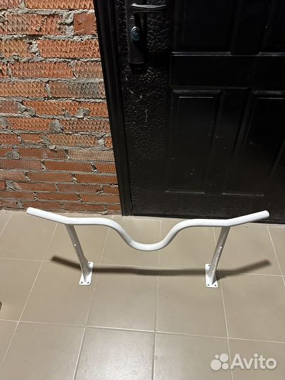 Турник настенный