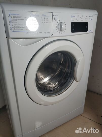 Стиральная машина Indesit на 5 кг с дисплеем