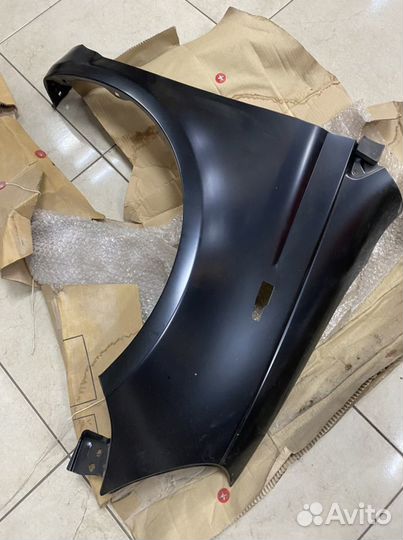 Крыло правое Toyota Auris