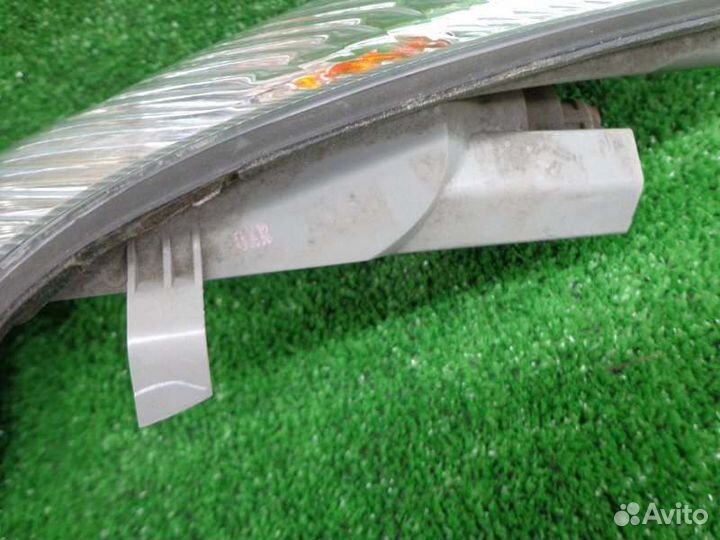 Габарит правый Nissan Presage U30 KA24DE 2000/11