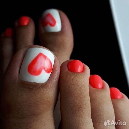 Модель на педикюр