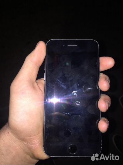 Телефон iPhone 8 64 gb