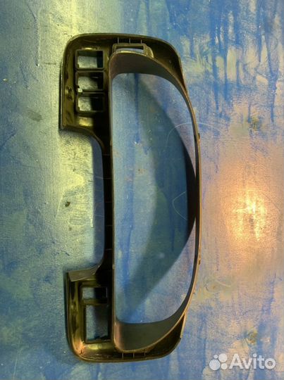 02 Рамка панели приборов subaru impreza g10