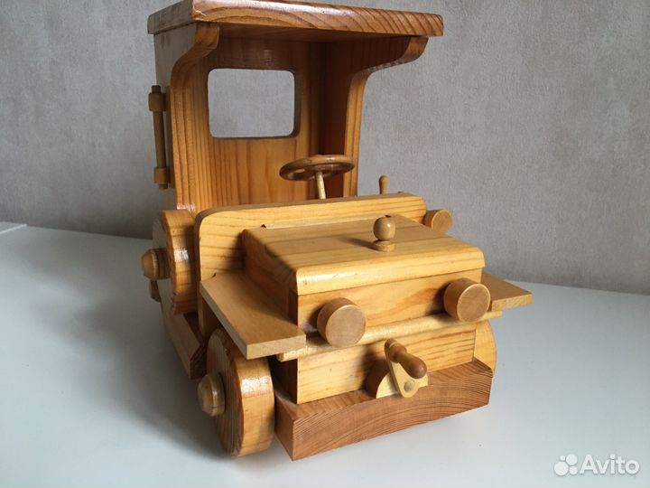Деревянная машинка