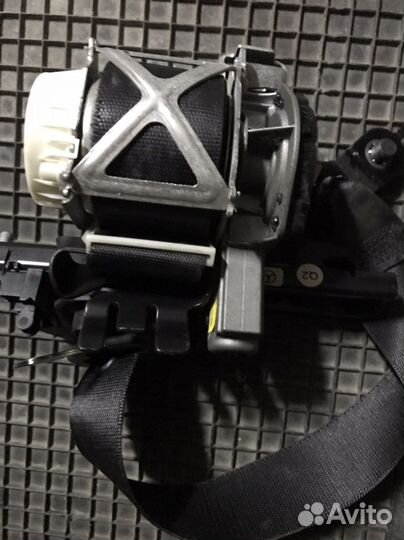 Ремень безопасности Mercedes w204