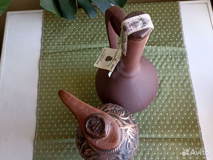 Глиняный кувшин для вина