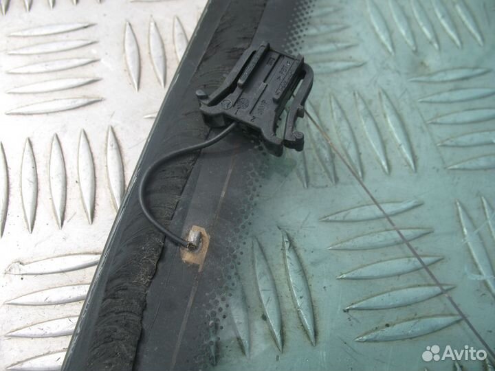 Стекло глухое Mercedes Benz W202 универсал