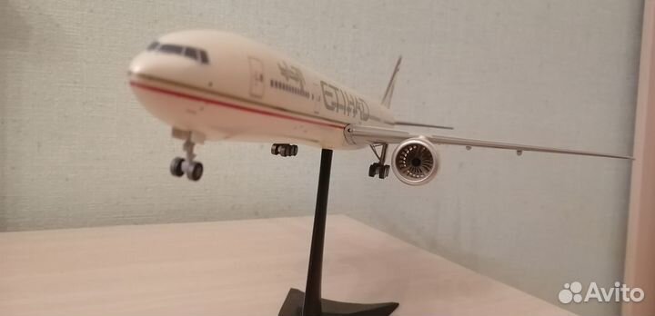 Модель самолета 1 200