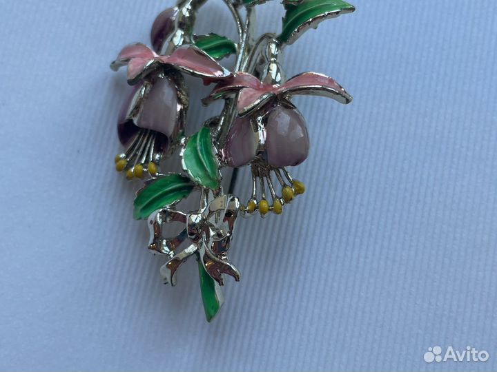 Букет фуксия Exquisite брошь винтаж Англия
