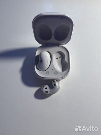 Наушники samsung galaxy buds live