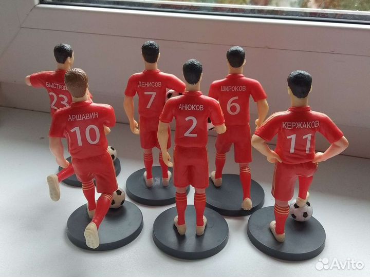 Настольная фигурка