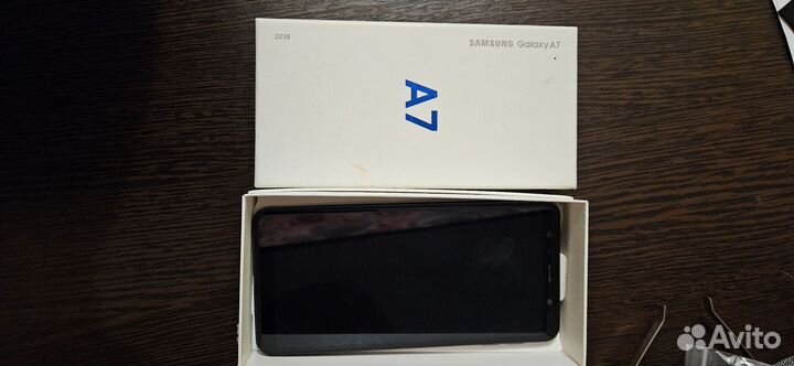 Samsung Galaxy A7 (2018), 4/64 ГБ