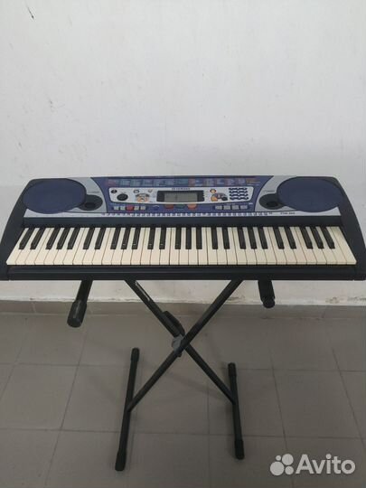 Синтезатор Yamaha psr260 с подставкой