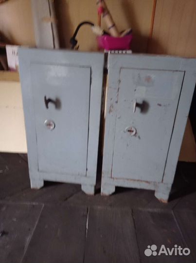 Сейф металлический