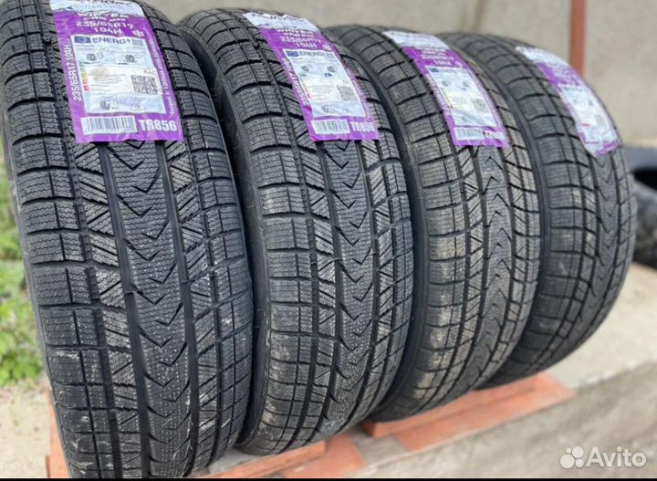 Tourador Winter Pro Max 235/65 R17
