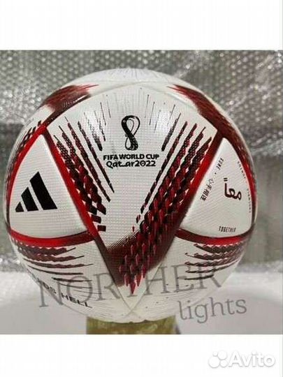 Футбольный мяч adidas