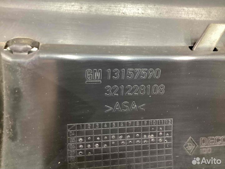 Решетка радиатора Opel Zafira B