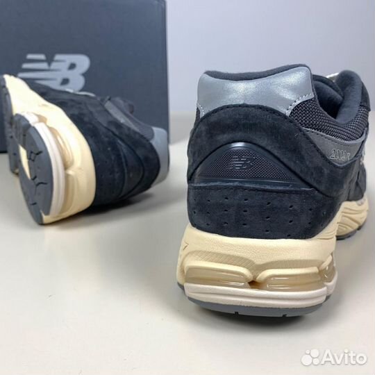 Кроссовки New Balance 2002R