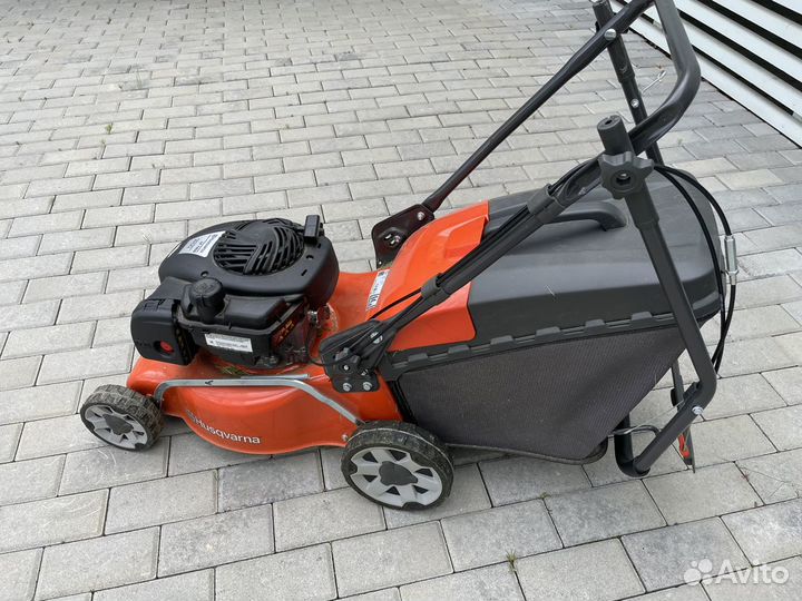 Газонокосилка бензиновая самоходная хускварна