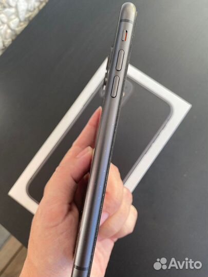 iPhone 11, 64 ГБ