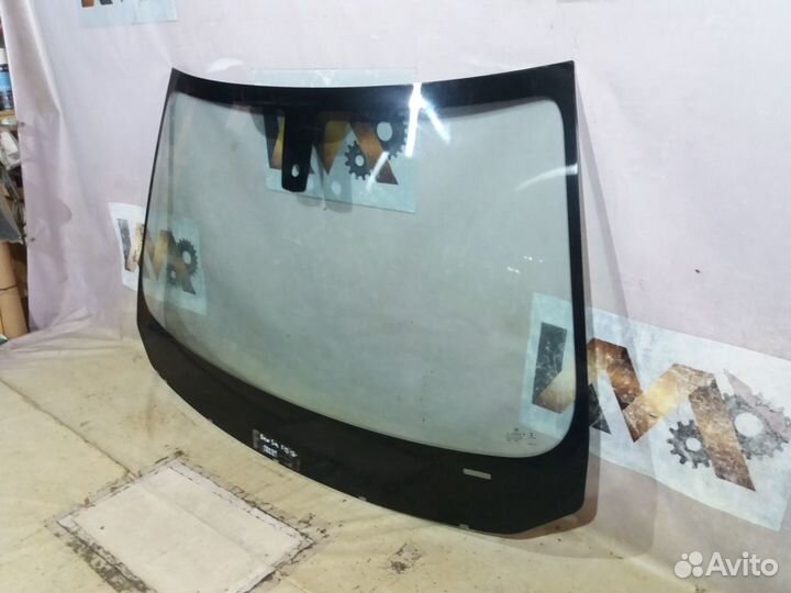 Бмв F10 2013- Стекло лобовое 18881