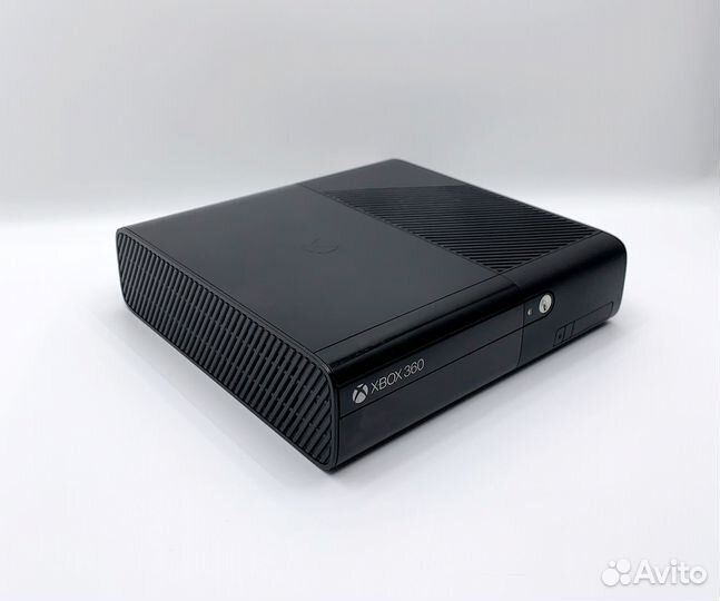 Xbox 360E, 640Gb Б/у (прошита) + 1 проводной джойс