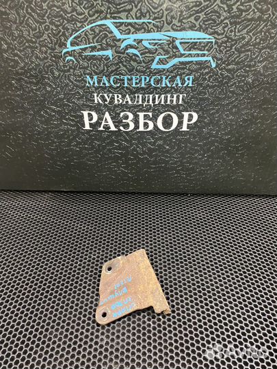 Кронштейн выпускного коллектора spark m300