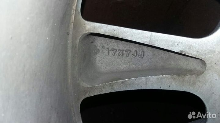 Продам комплект литых колес Dunlop SP Sport 01 225