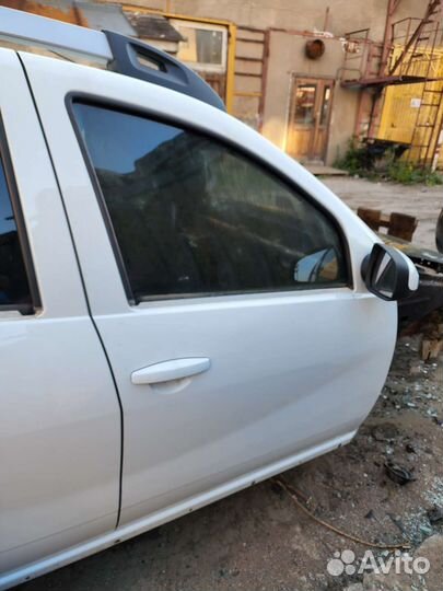 Дверь передняя правая для Рено Дастер