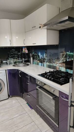2-к. квартира, 57 м², 10/10 эт.