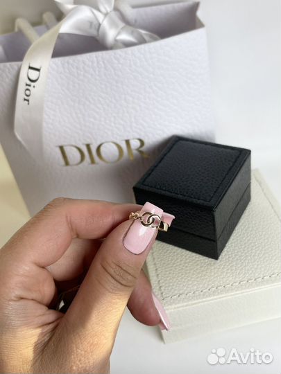 Золотое кольцо в стиле chanel