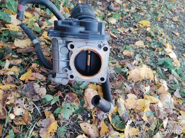 Дроссельная заслонка Nissan tiida