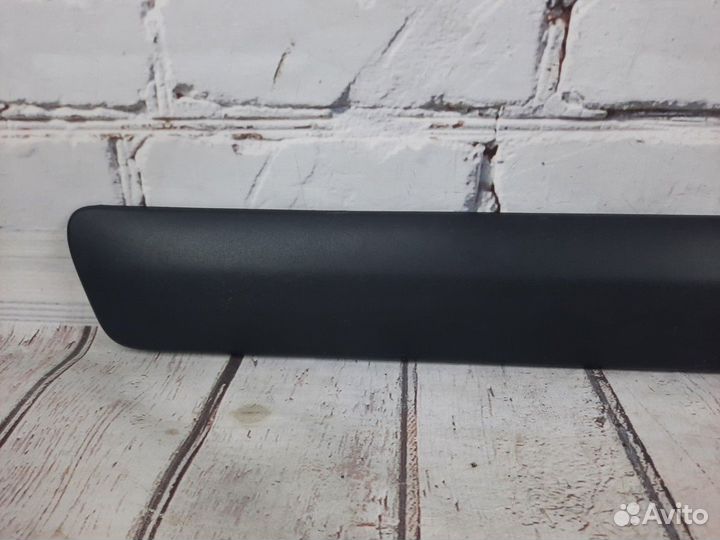 Молдинг двери передней левой LADA Largus Ларгус