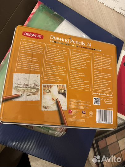 Художественные карандаши