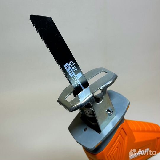 Сабельная пила аккумуляторная