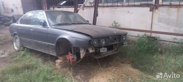 В разборе bmw 520i e34 m50b20