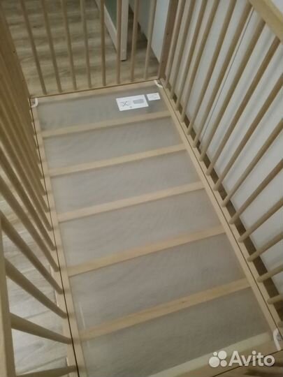 Детская кроватка с матрасом
