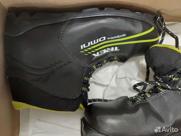 Продам лыжные ботинки
